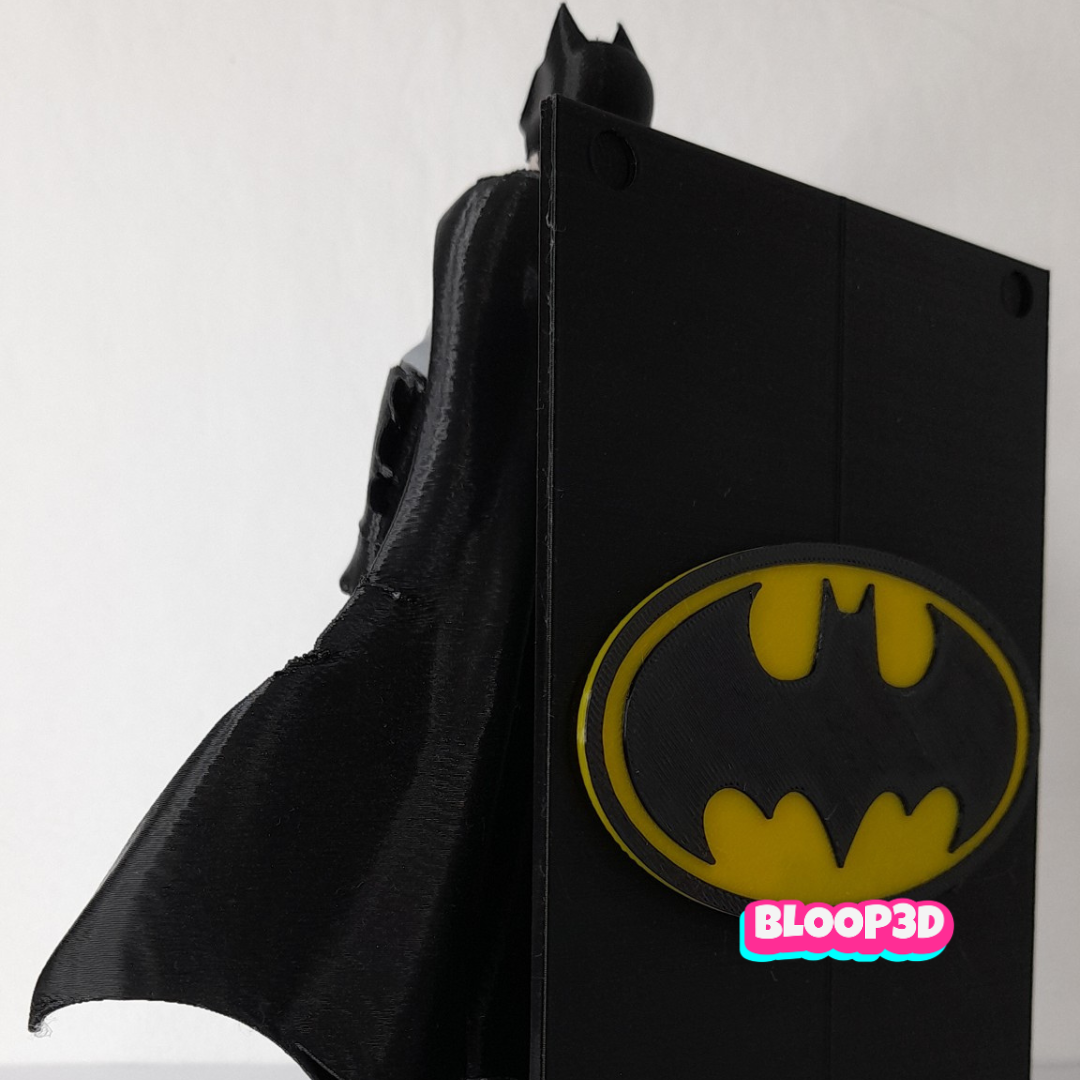 Figura de Batman impresa en 3D de 20 cm con base - Image 3