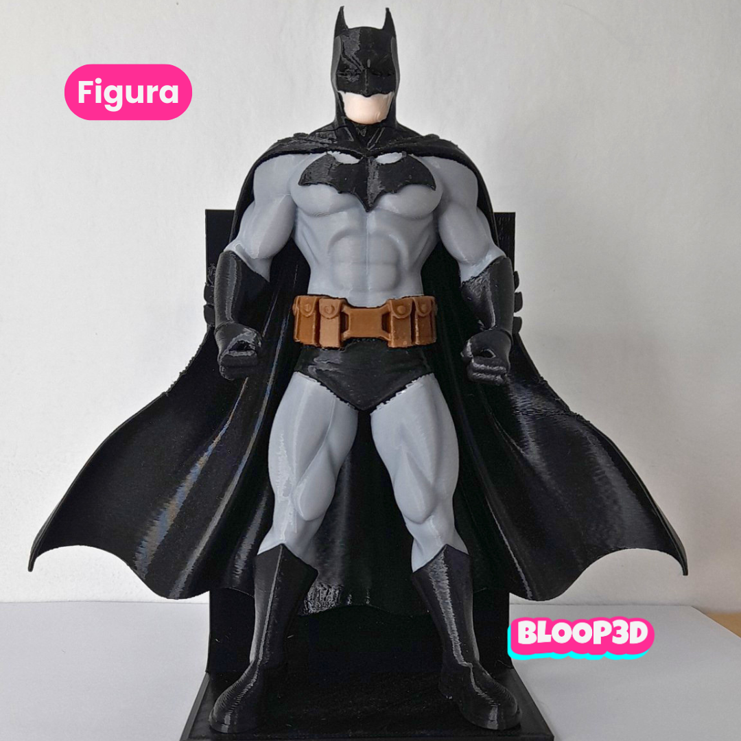 Figura de Batman impresa en 3D de 20 cm con base