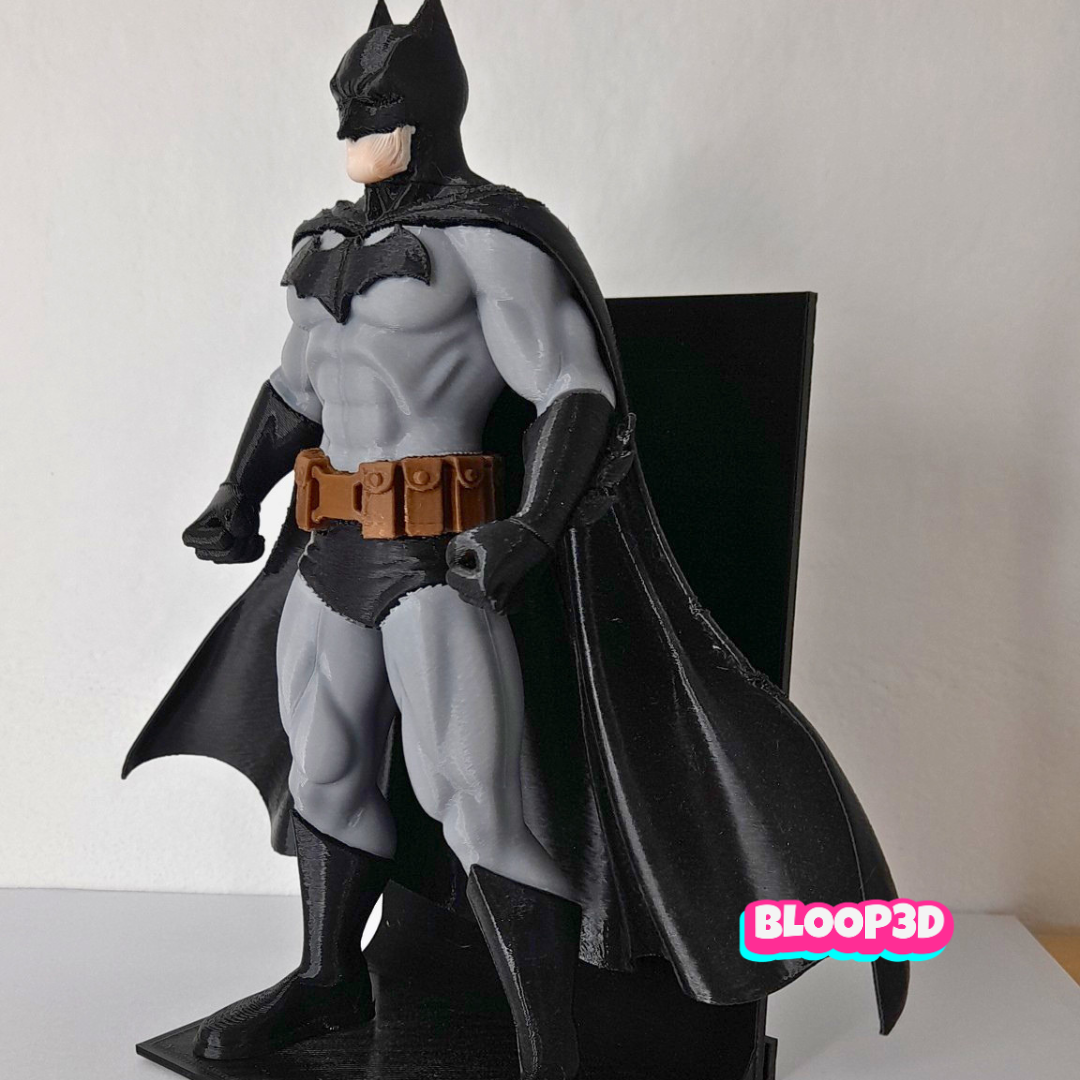 Figura de Batman impresa en 3D de 20 cm con base - Image 4